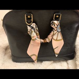 Pre-owned LV Alma pm ❗️❗️AUTHENTIC ❗️❗️